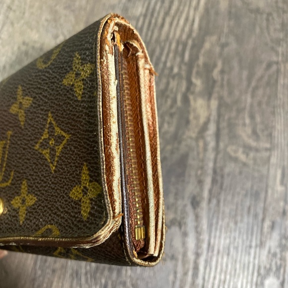 LOUIS VUITTON Monogram Porte Monnaie Billets Tresor Bifold Wallet - Picture 10 of 11